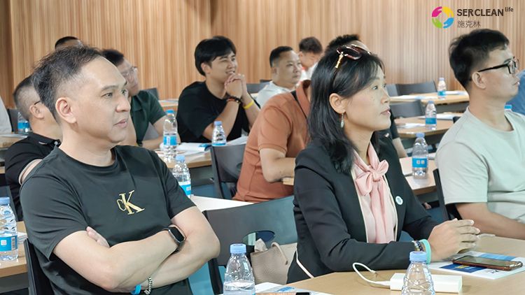 广东省工业和信息化厅2025
年高端装备制造产业集群培育专题研修班一行到访深圳市兴业卓辉实业有限公司开展参观学习活动