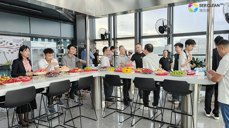 广东省工业和信息化厅2025
年高端装备制造产业集群培育专题研修班一行到访深圳市兴业卓辉实业有限公司开展参观学习活动