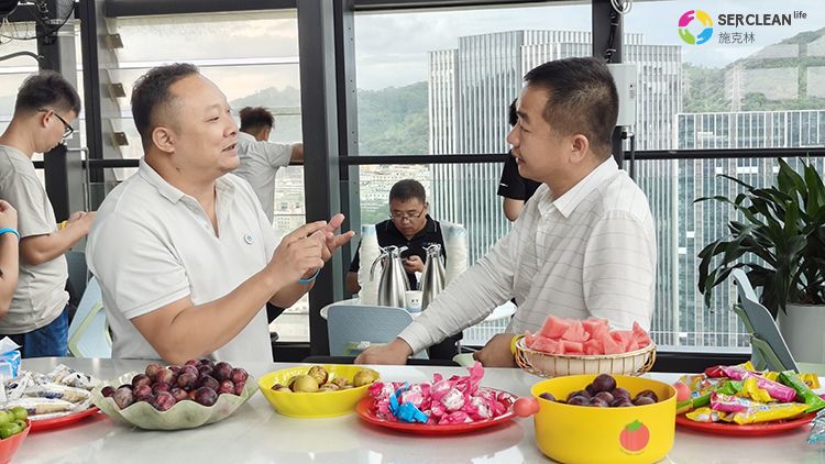 广东省工业和信息化厅2025
年高端装备制造产业集群培育专题研修班一行到访深圳市兴业卓辉实业有限公司开展参观学习活动